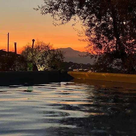 Orange Moderno Tra Gli Ulivi Di Holiday home